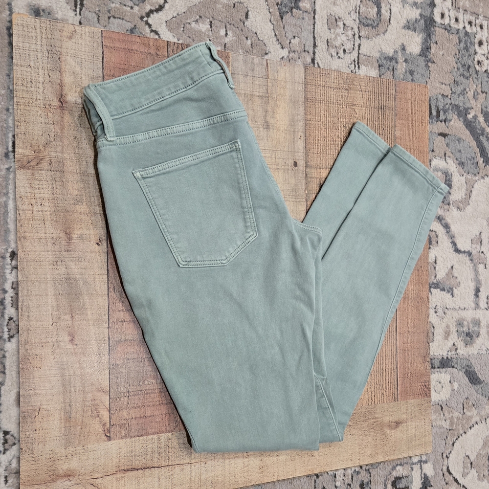 Universal Thread Women's Sage Skinny Jeans